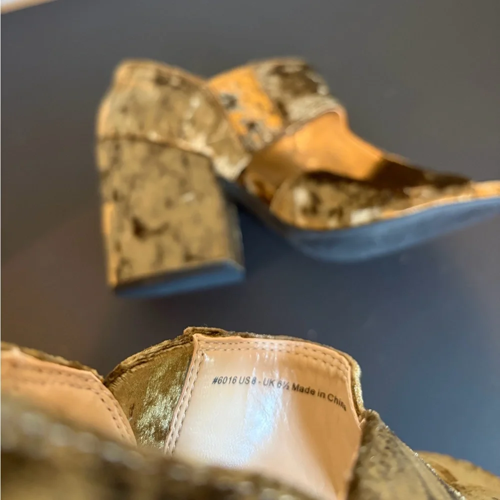 Cabi - Suede Wedges